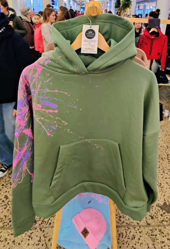 Dámská mikina s kapucí šalvějově zelená stříkaná